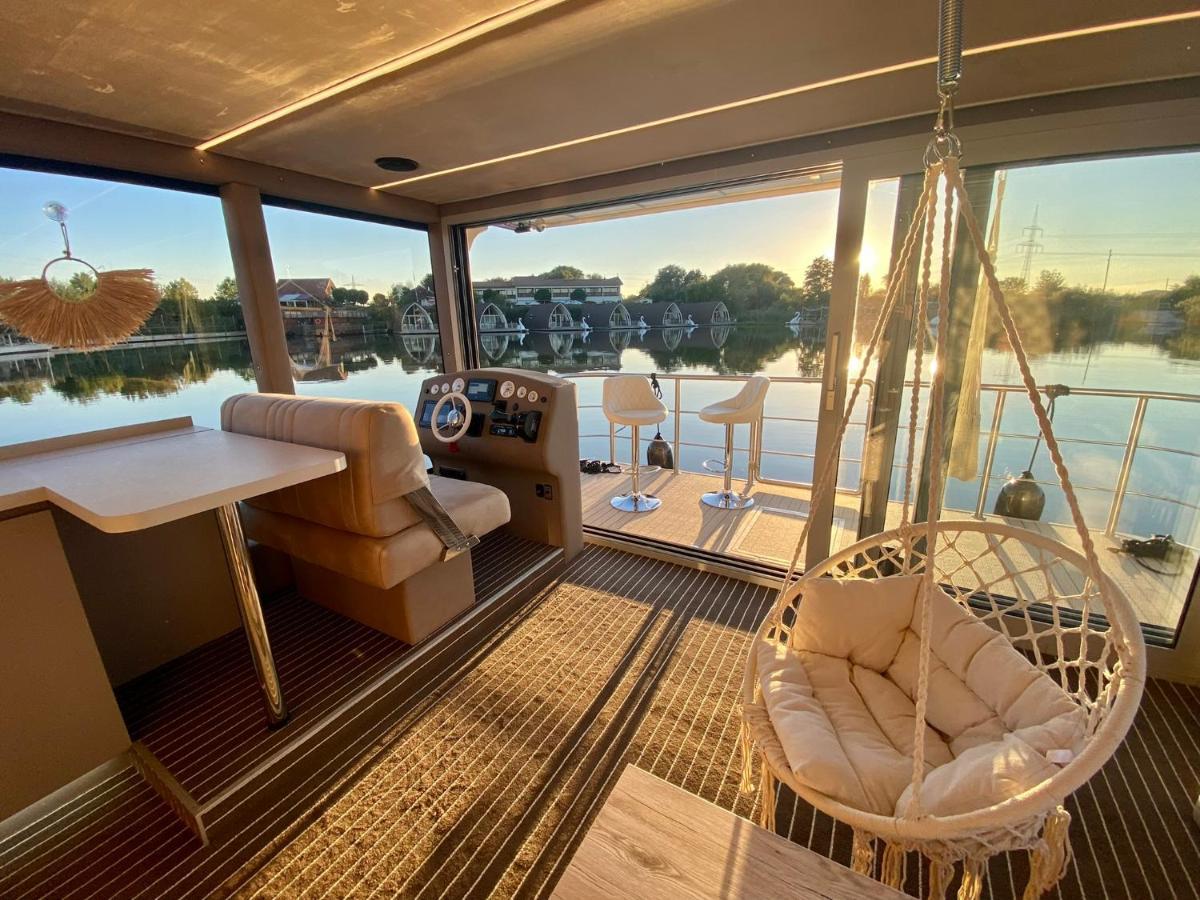 Lieblingsplatz Parey - Schwimmendes Hausboot Hotel Eksteriør billede